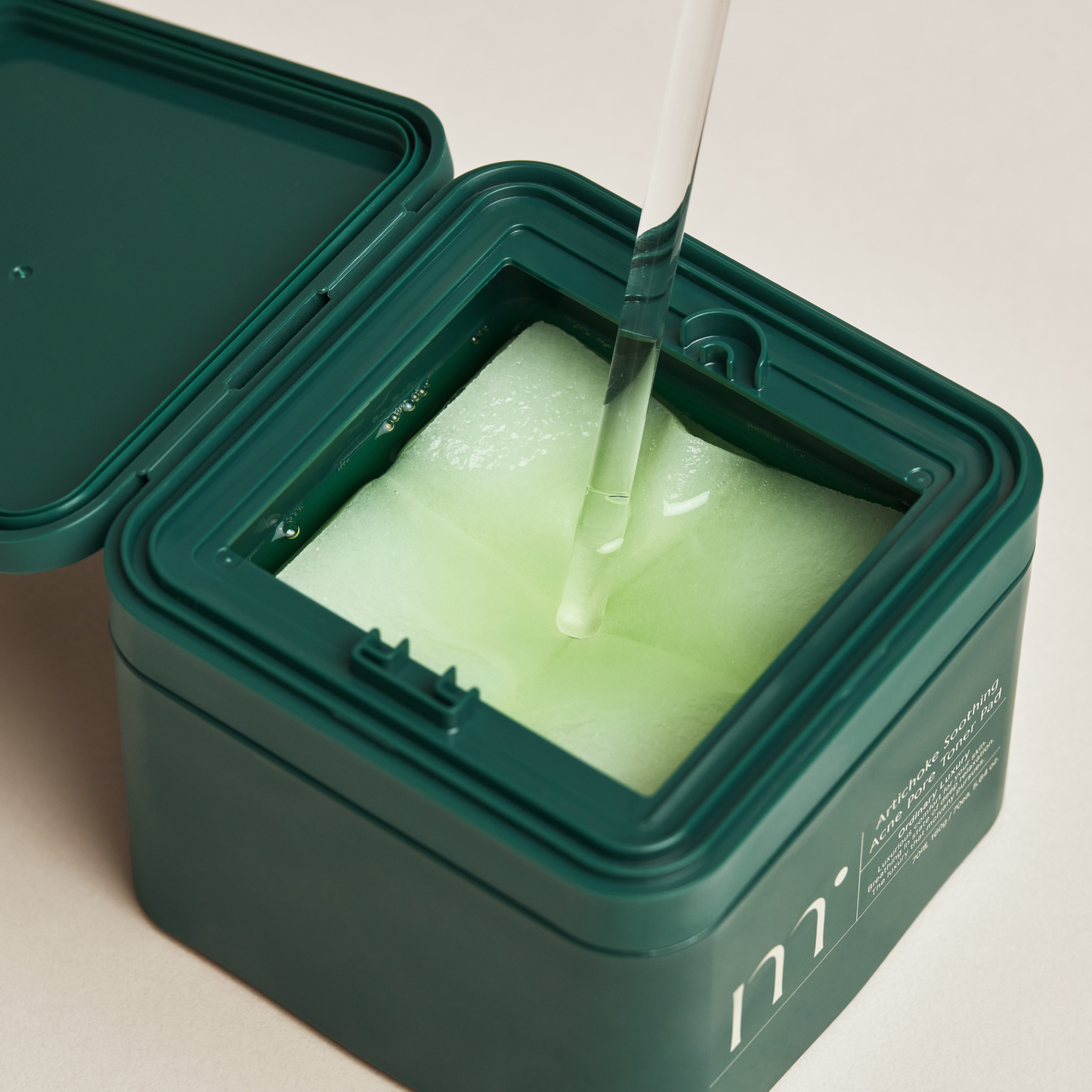 Artichoke Soothing Acne Pore Toner Pad (70 pcs)