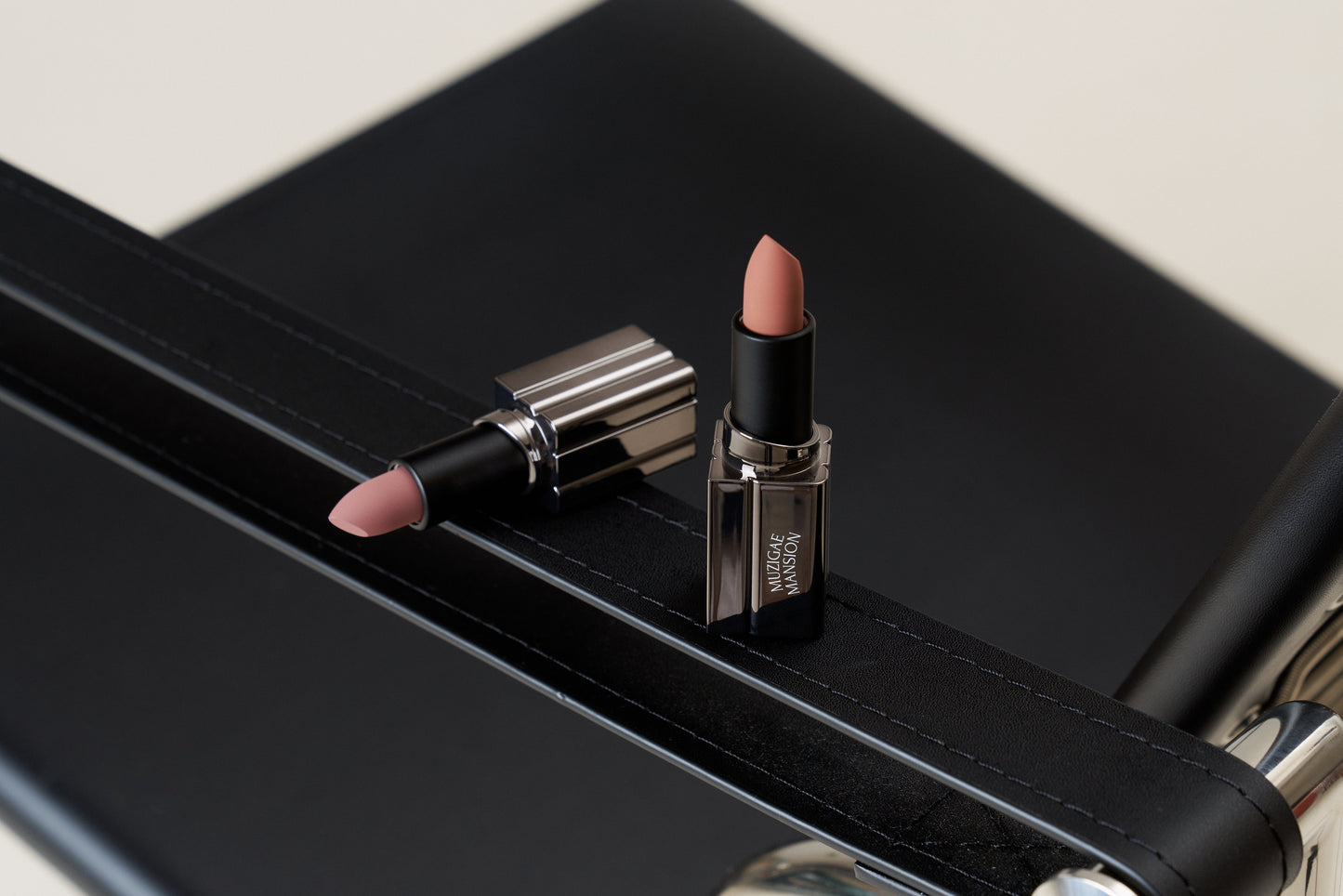 Moodwear Blur Lipstick (4g) - 8 Colours